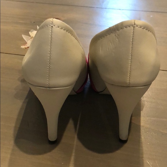 Flower Pumps - Picture 3 of 4